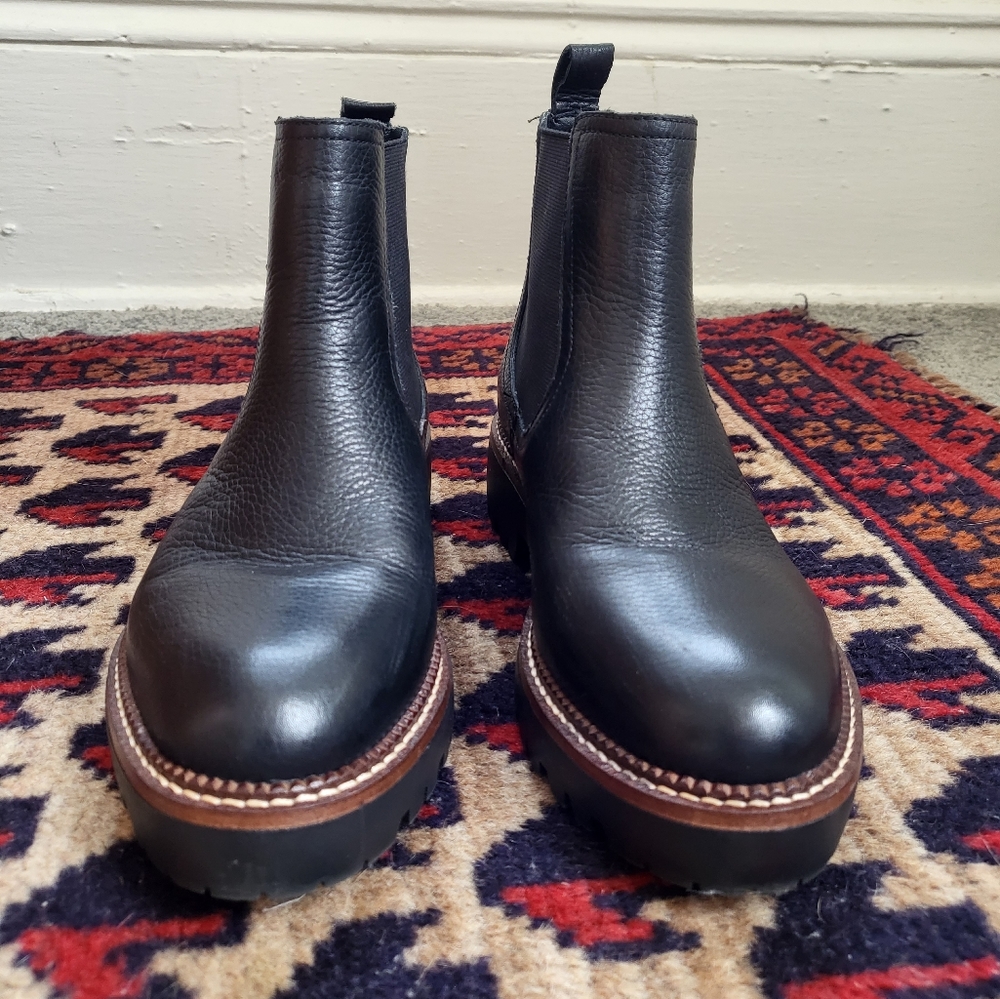 Caslon chelsea boots